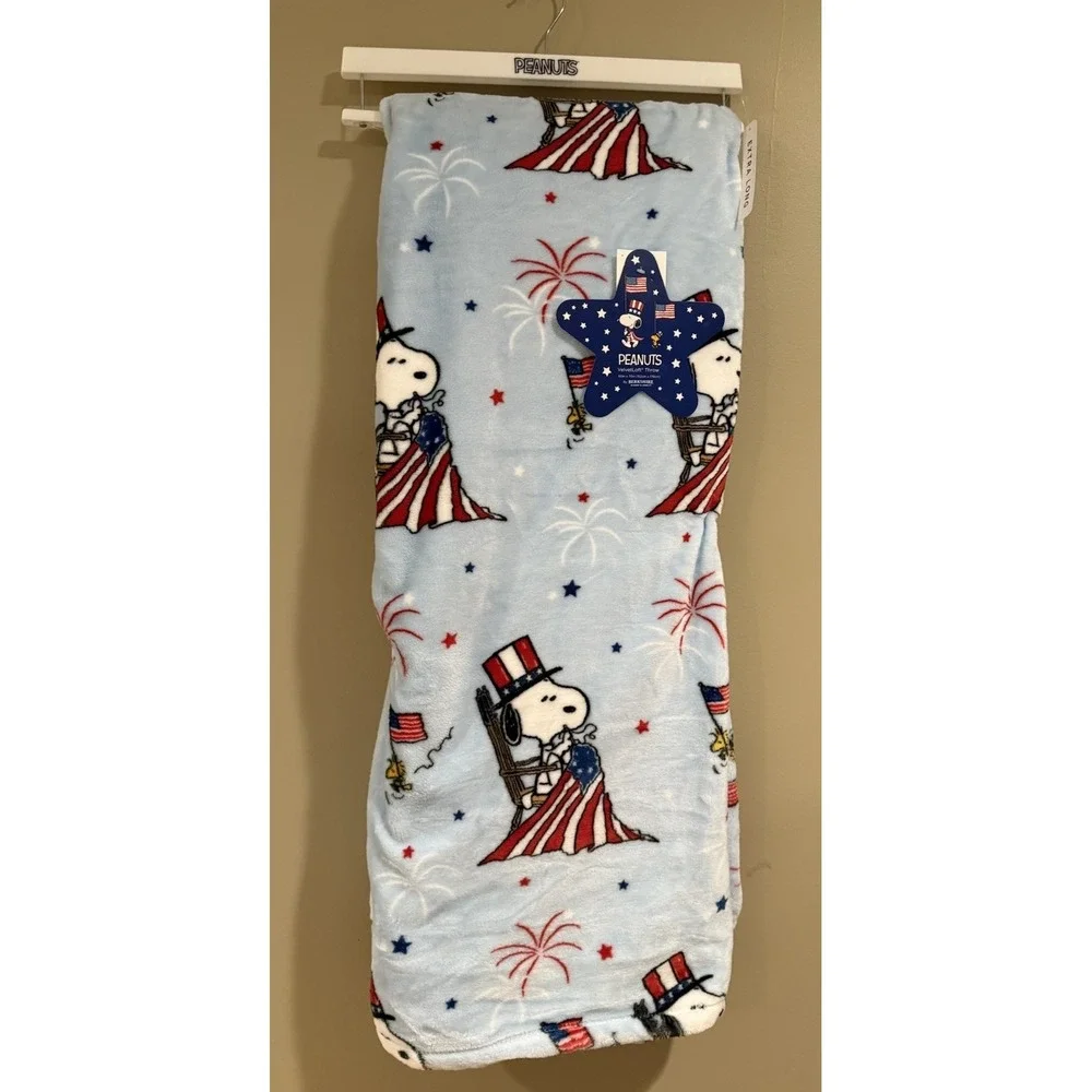 Berkshire Peanuts Snoopy Woodstock 4th Of July Patriotic Fireworks Blanket 60x70